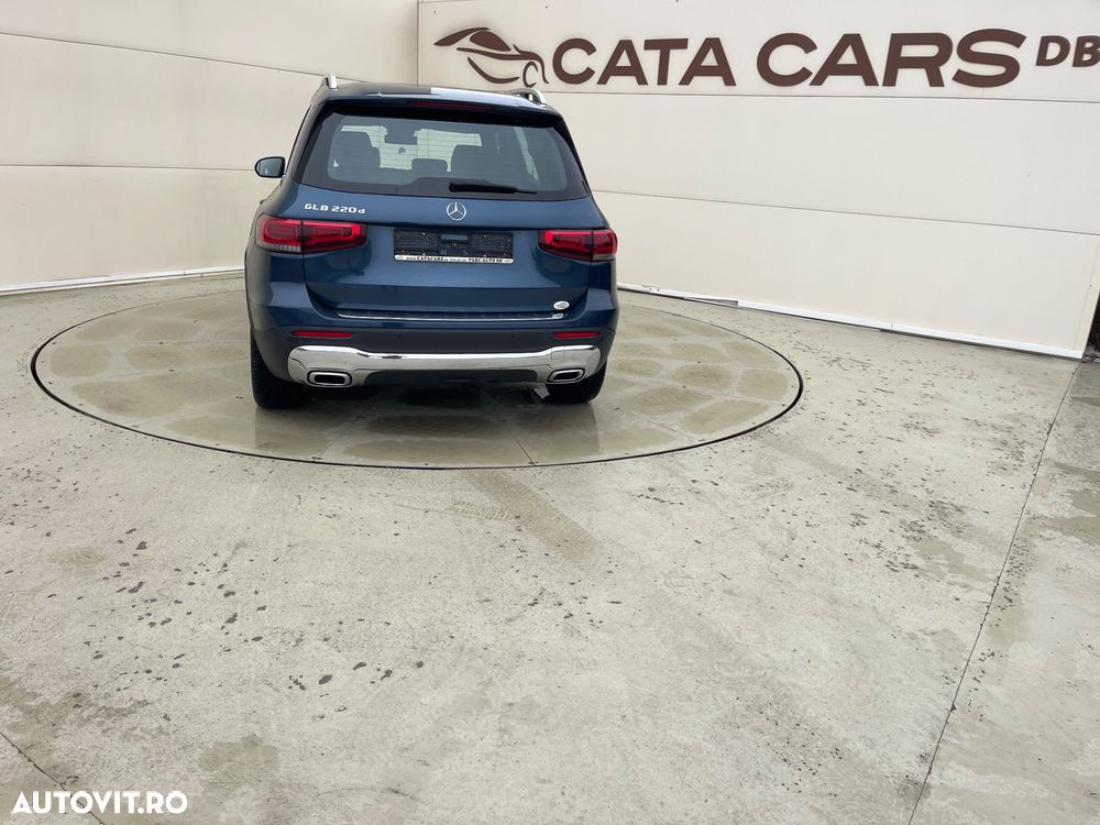 Mercedes-Benz GLB - 11