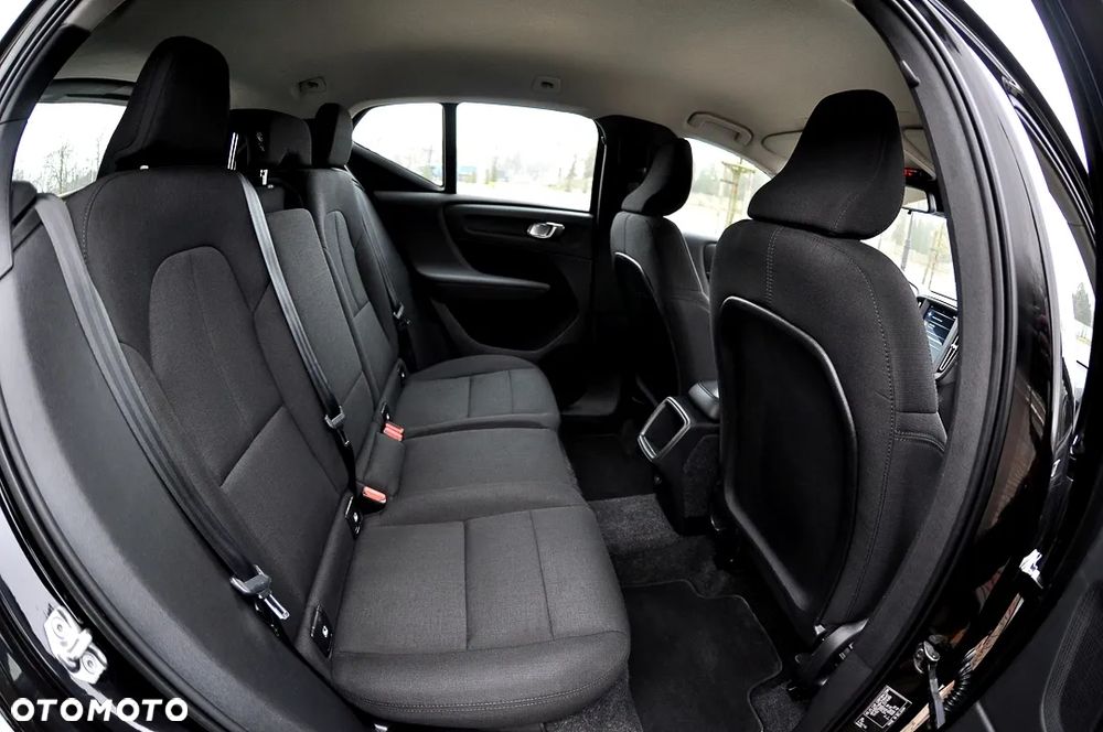 Volvo XC 40 T3 Momentum Pro - 26