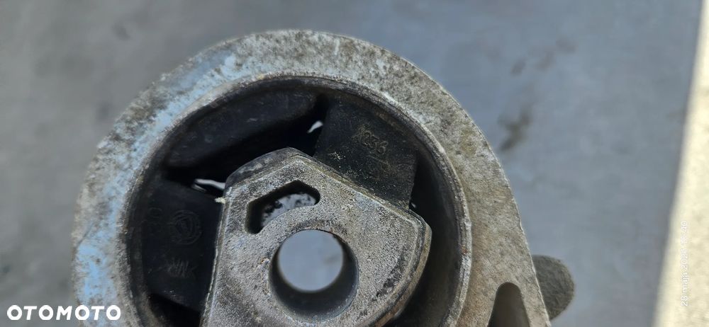 Łapa wspornik poduszka silnika Peugeot Boxer Citroen Jumper 2,2 HDI A236 - 4