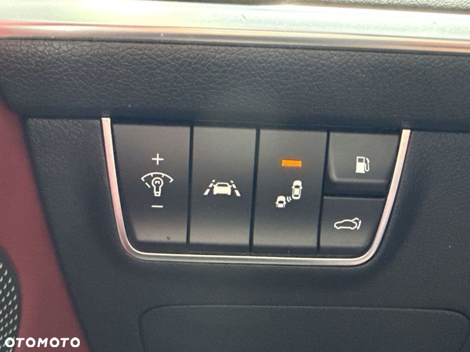 Kia Stinger - 25