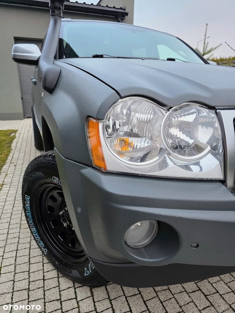 Jeep Grand Cherokee - 30