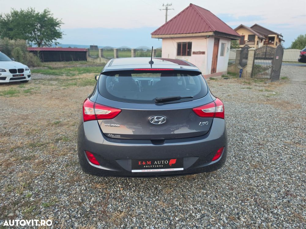 Hyundai i30 blue 1.6 CRDi DCT Passion - 4