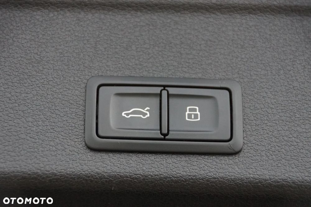 Audi A4 Avant 2.0 TDI clean diesel Quattro - 37