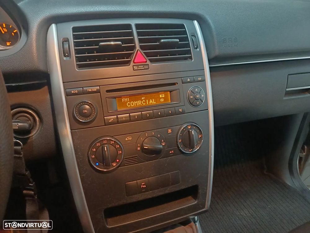 Mercedes-Benz B 180 CDI - 10