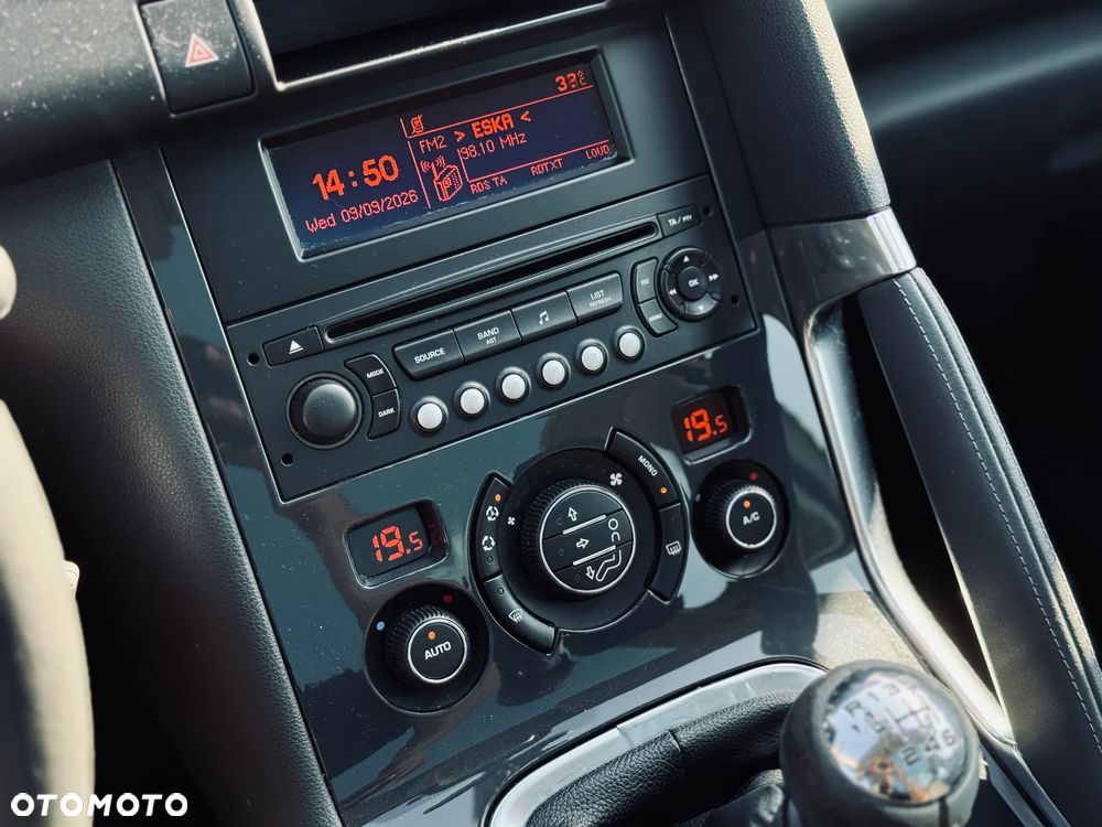 Peugeot 3008 1.6 HDi Premium - 23