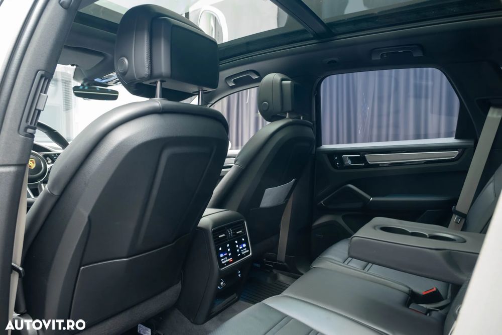 Porsche Cayenne E-Hybrid Tiptronic S Platinum Edition - 24