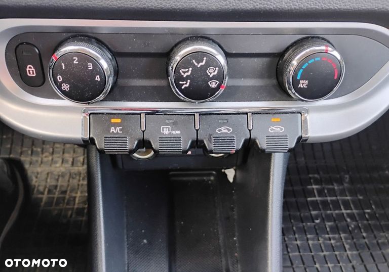 Kia Rio - 13