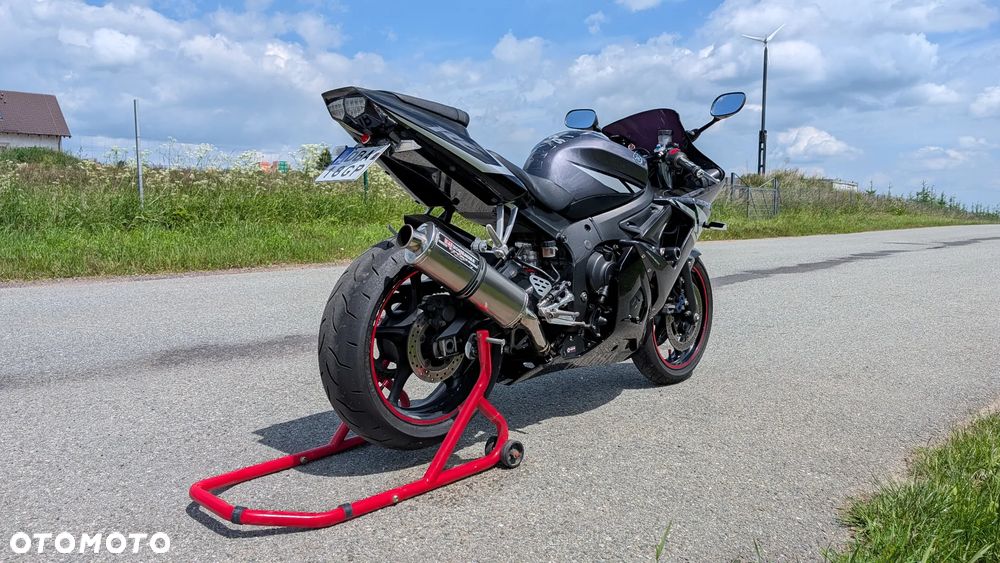 Yamaha R6 - 3