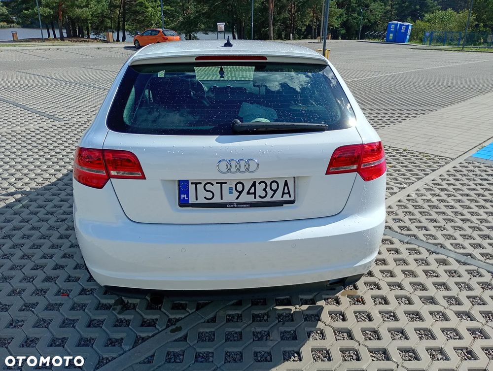 Audi A3 Sportback 2.0 TDI DPF Ambition - 2
