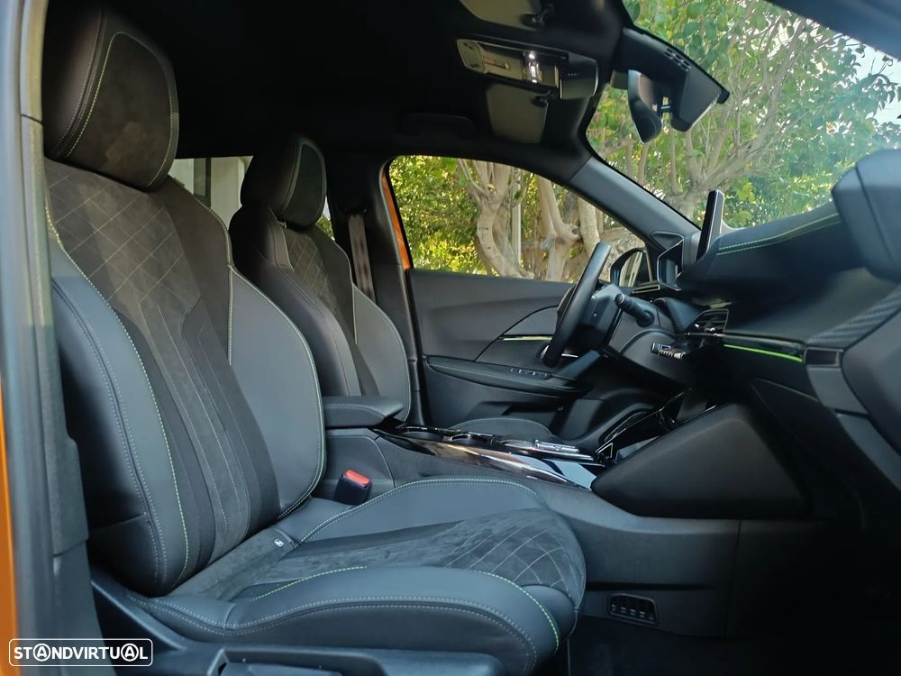 Peugeot e-2008 GT Pack - 27