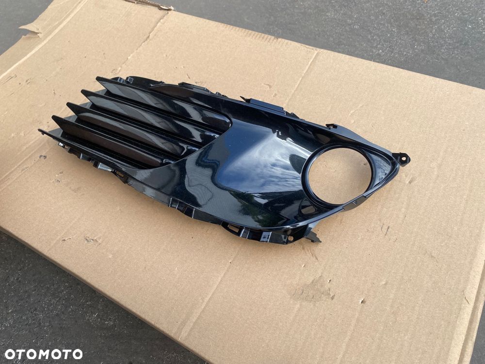TOYOTA AURIS 2 II lift E180 E18 ORYGINALNA ! ! ! PRAWA KRATKA ZAŚLEPKA RAMKA OSŁONA OBUDOWA HALOGENU NA HALOGEN kratka zderzaka przedniego w zderzak przedni prawy przód 81481-02580 81481-02600 52030-02210 - 4