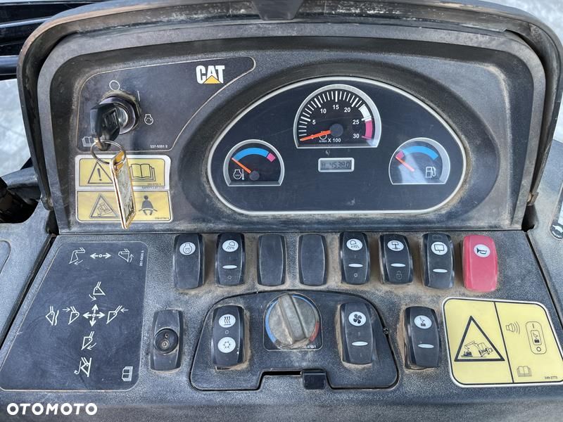Caterpillar 428 F , rok 2012 4 łyżki, widły. - 17