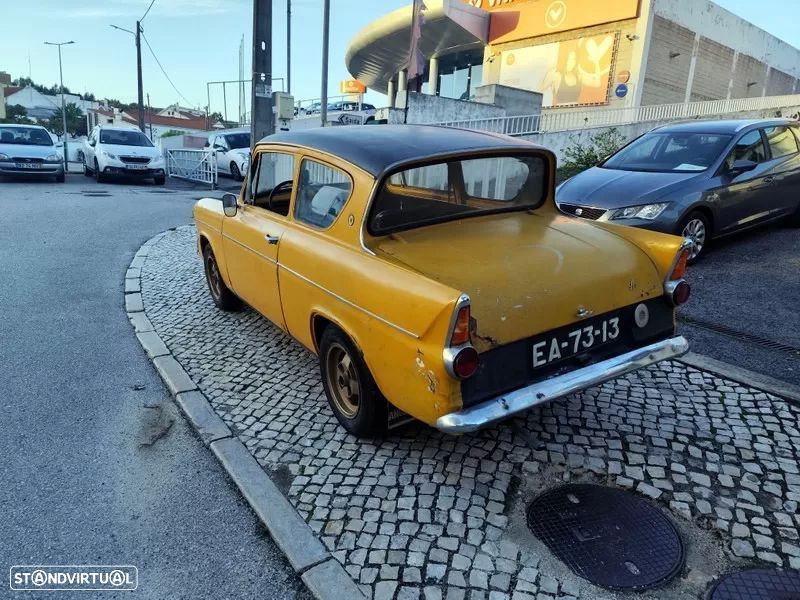 Ford Anglia - 5
