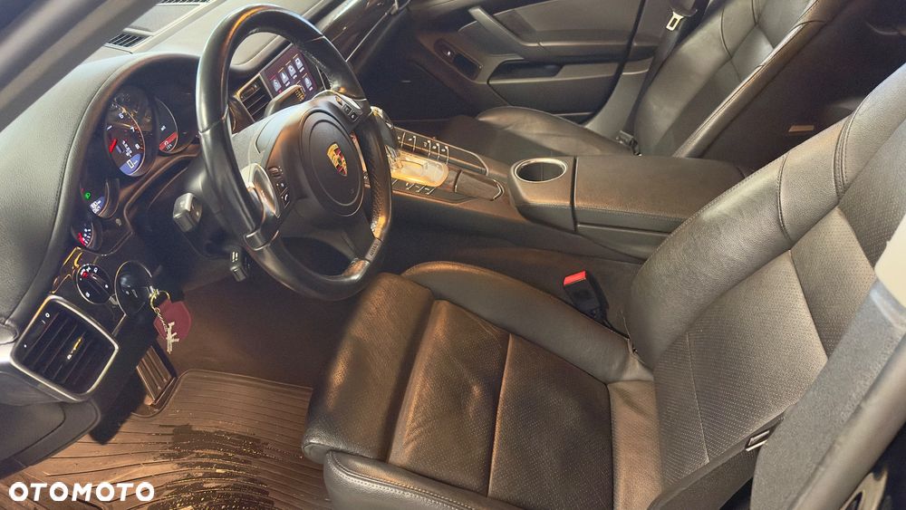Porsche Panamera PDK Platinum Edition - 12