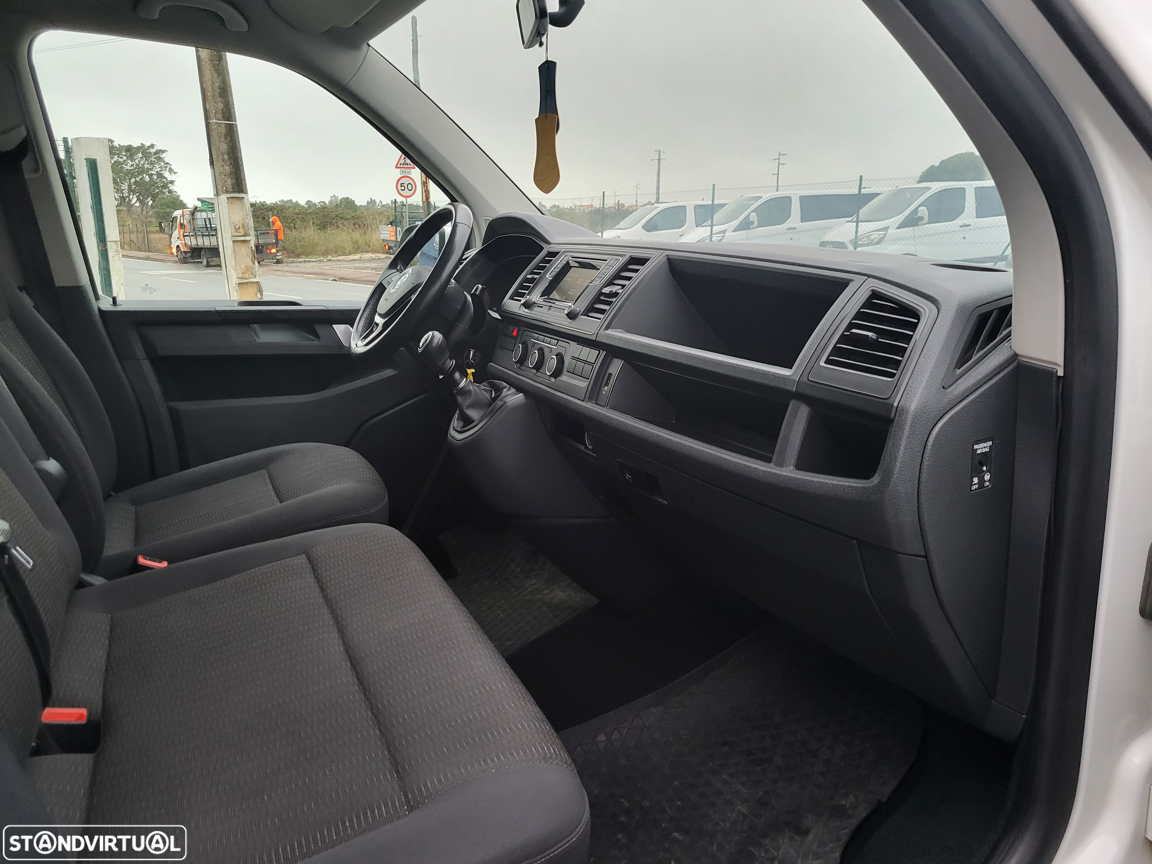VW Caravelle 2.0 TDi BM Comfortline - 14