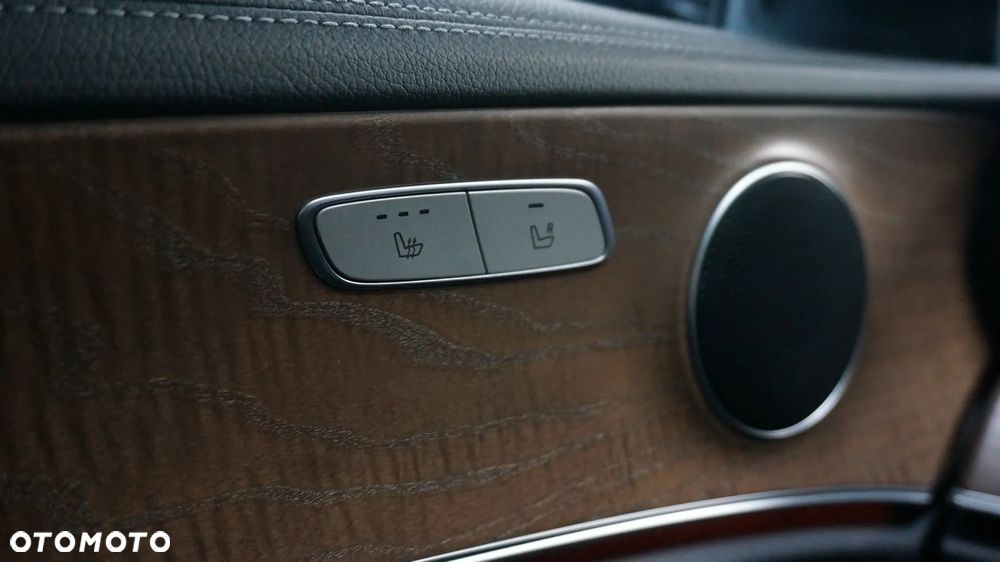 Mercedes-Benz Klasa E 220 d 9G-TRONIC - 19