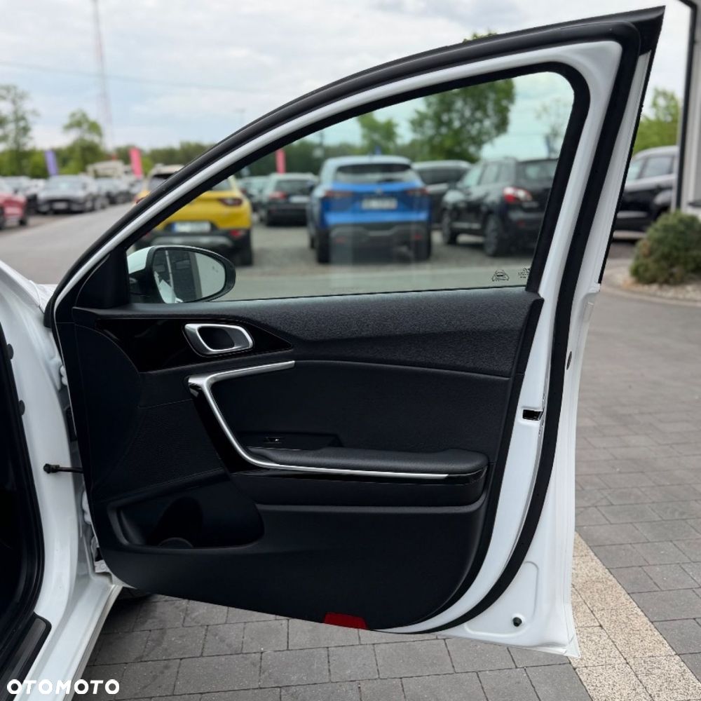 Kia Ceed - 37