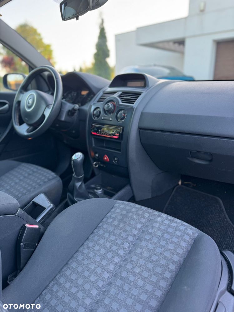 Renault Megane 1.6 Dynamique - 11