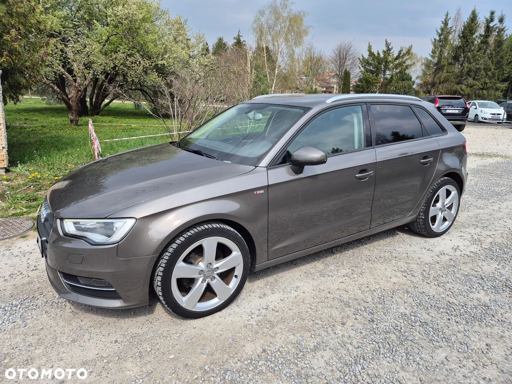 Audi A3 Sportback 1.6 TDI DPF Ambiente - 1