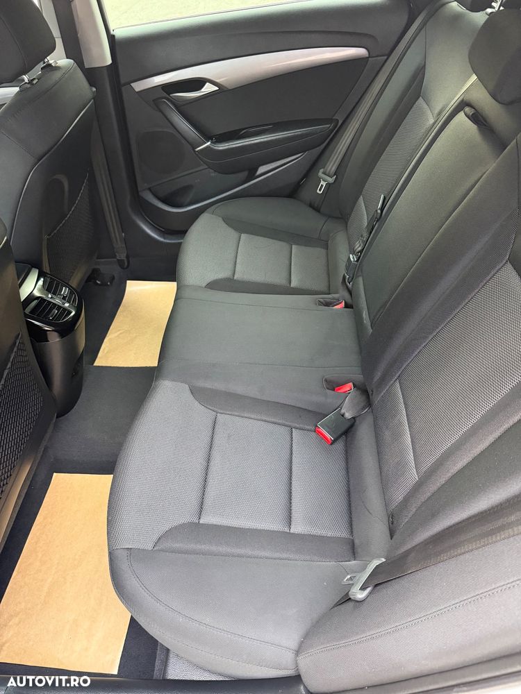 Hyundai i40 Kombi blue 1.7 CRDi Style - 38