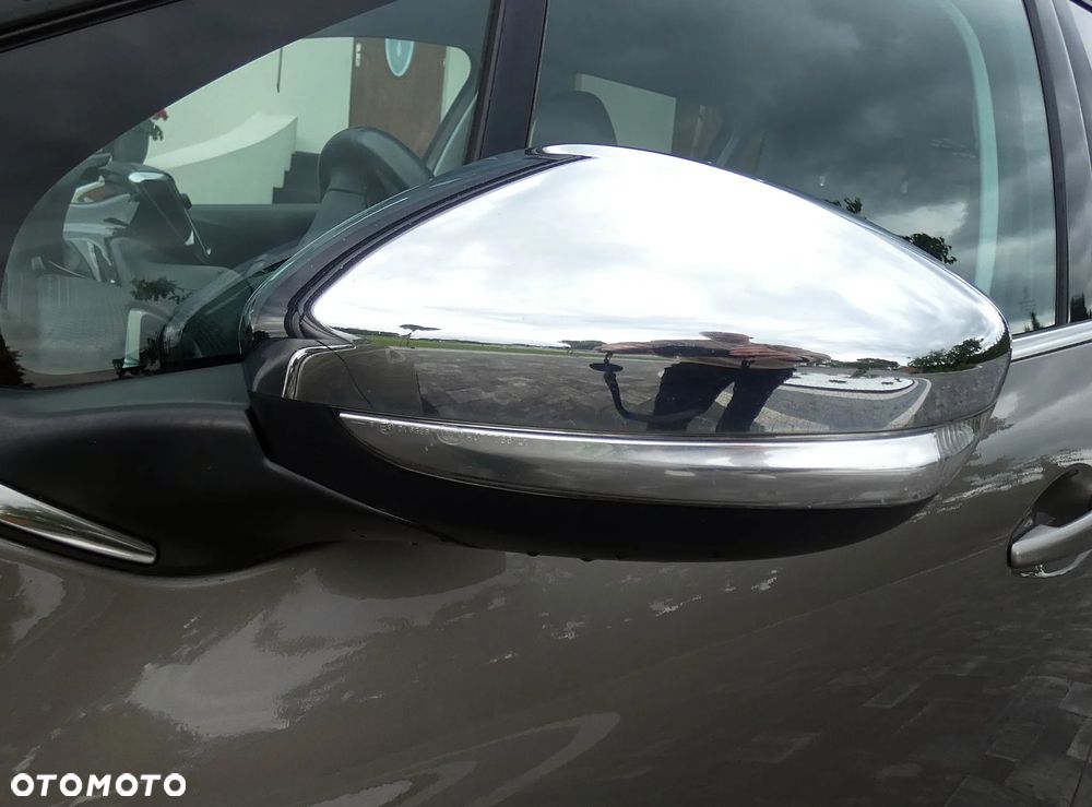 Peugeot 2008 1.6 e-HDi Allure S&S - 34