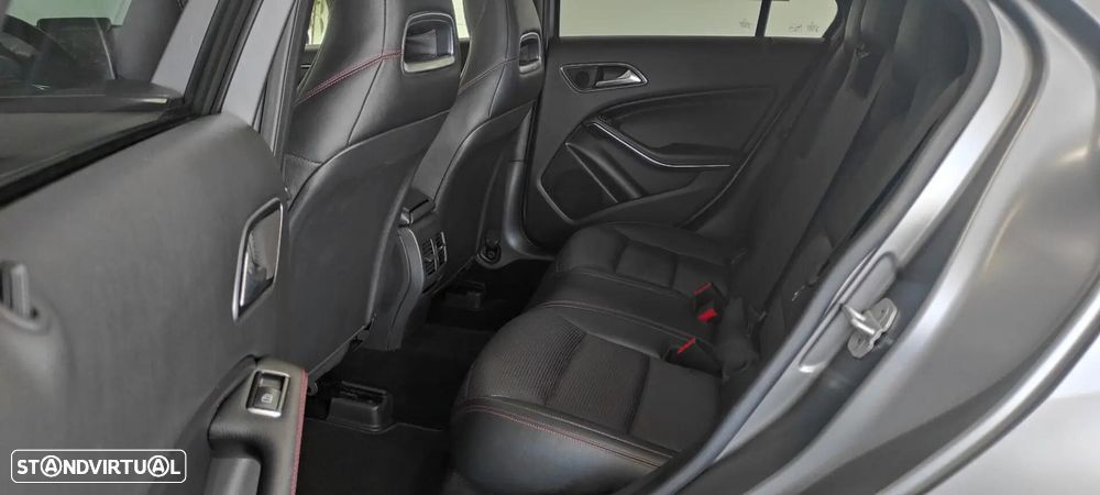 Mercedes-Benz A 180 d AMG Line - 19