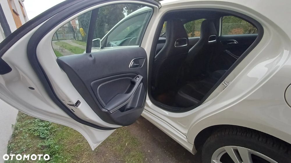 Mercedes-Benz Klasa A 180 (BlueEFFICIENCY) Urban - 14