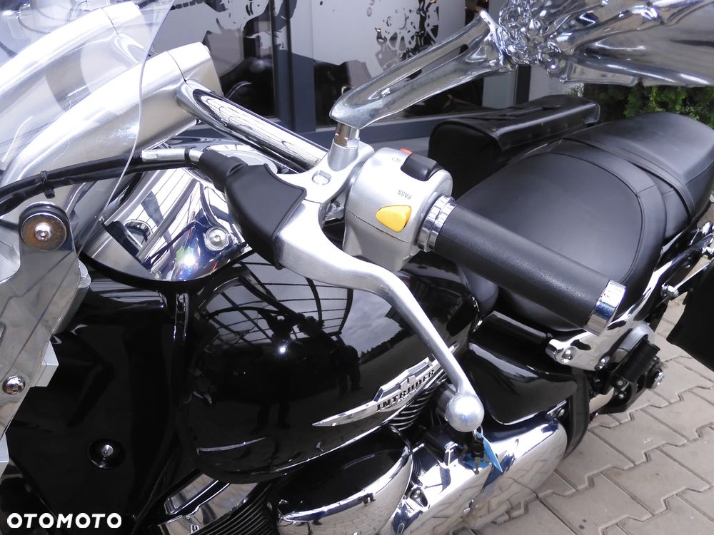 Suzuki Intruder - 26