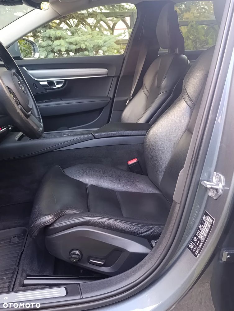 Volvo V90 D3 Momentum Pro - 9