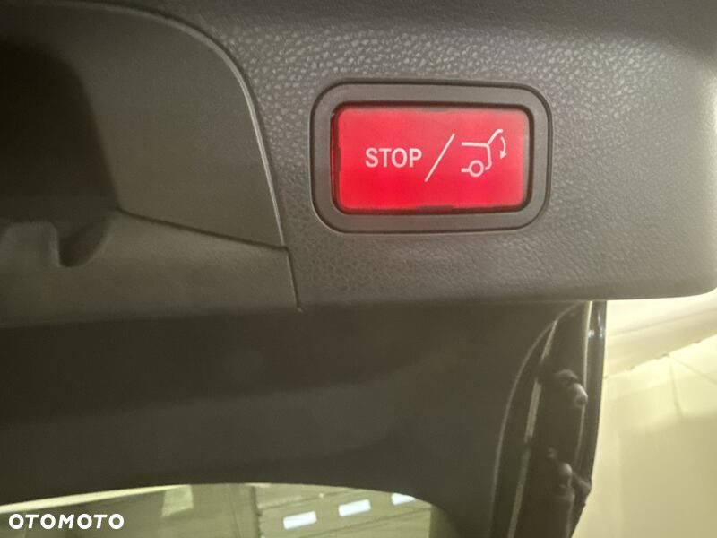 Mercedes-Benz GLC 300 e 4-Matic - 23