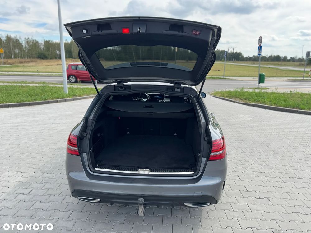Mercedes-Benz Klasa C 220 d 4Matic T 9G-TRONIC AMG Line - 13