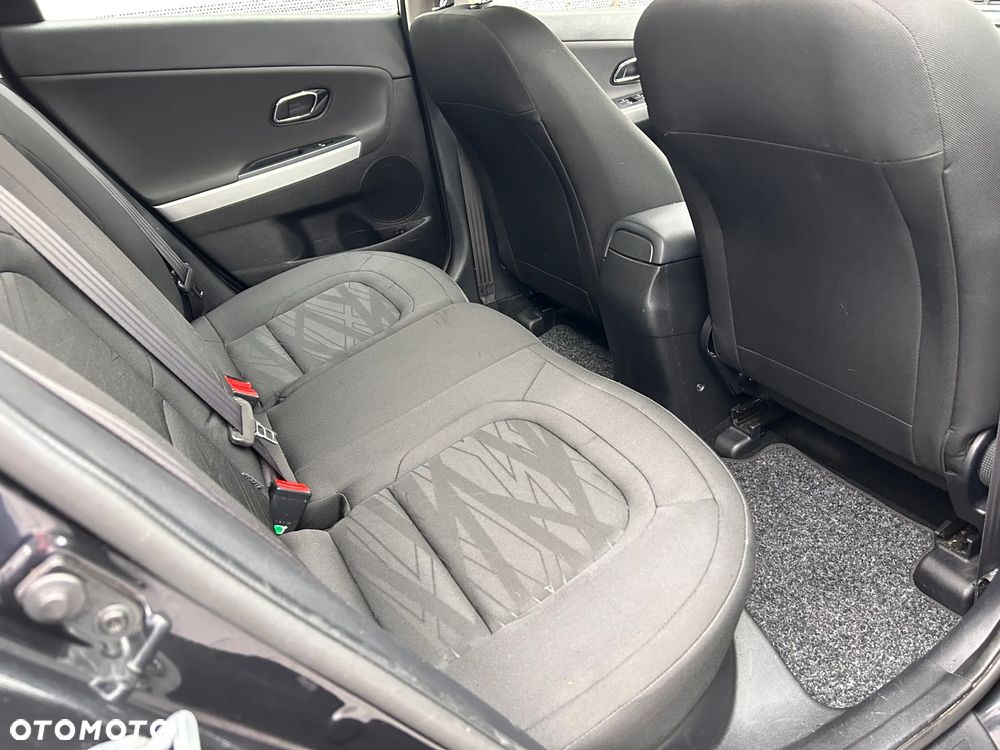 Kia Ceed 1.6 GDI Dream-Team Edition - 16