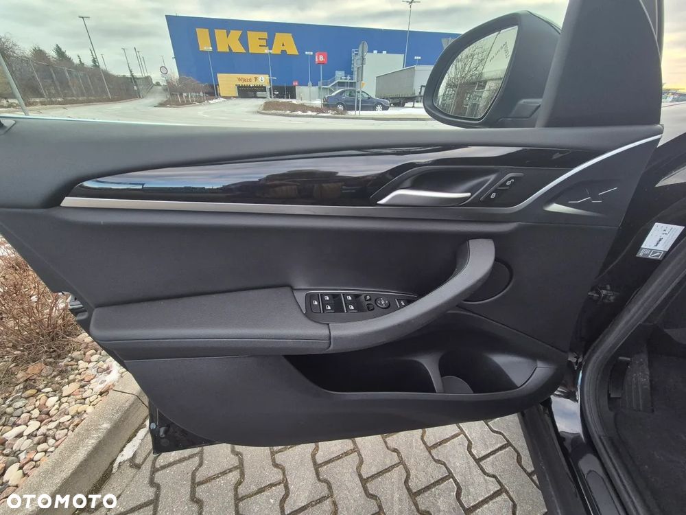 BMW X3 xDrive20d mHEV - 16