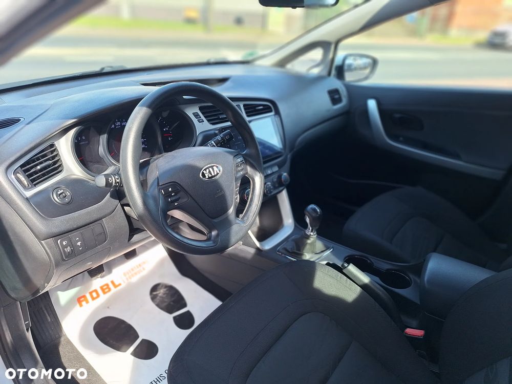 Kia Ceed 1.4 CVVT Attract - 13