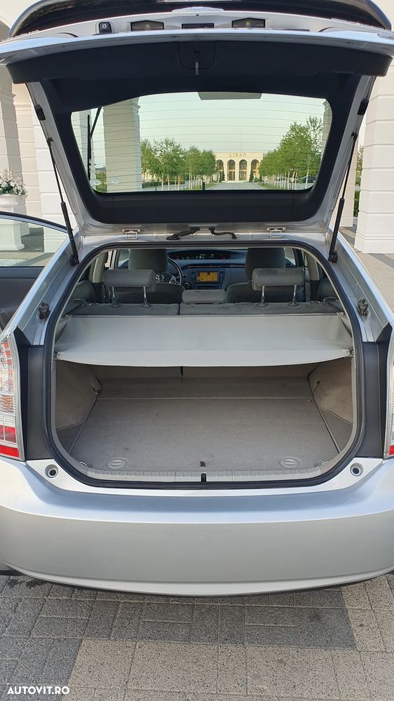 Toyota Prius - 12