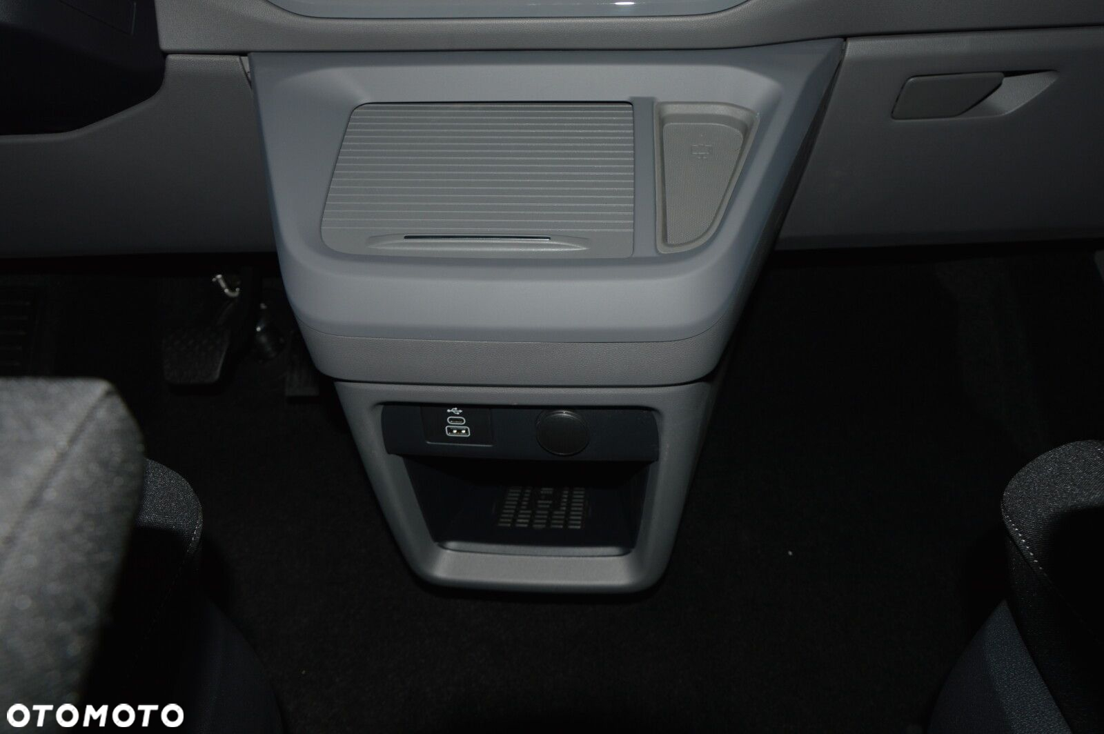Volkswagen Caravelle Life - 19