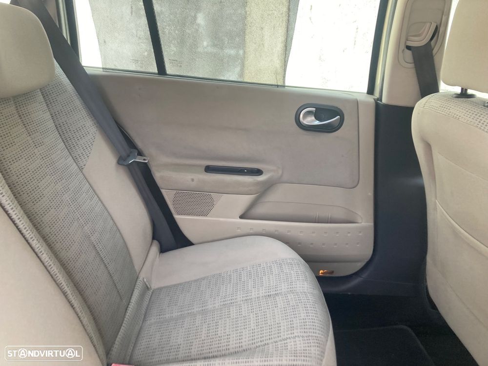 Renault Mégane Break 1.5 dCi Dynamique - 12