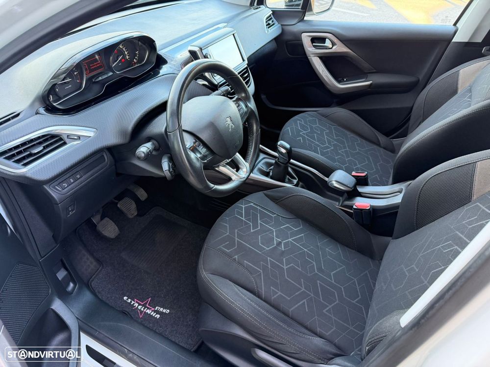 Peugeot 2008 1.2 PureTech Style - 4