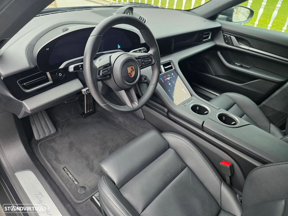 Porsche Taycan Sport Turismo - 9