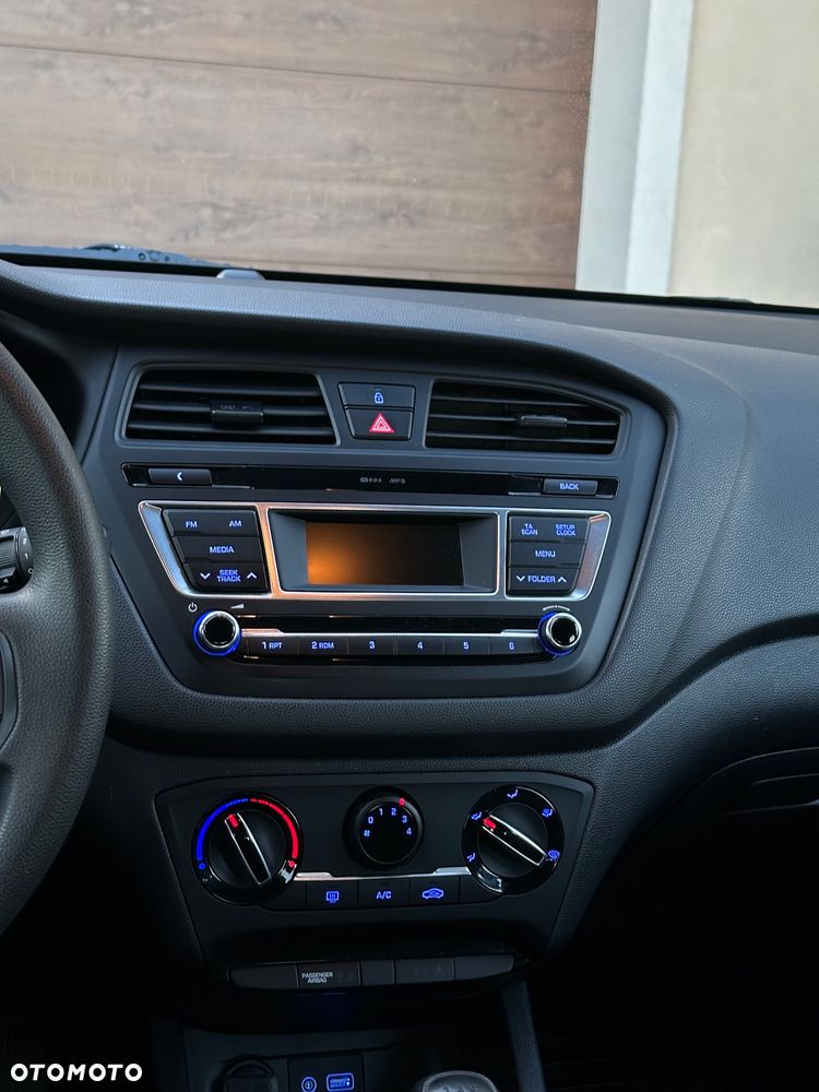 Hyundai i20 1.2 Elegant - 28