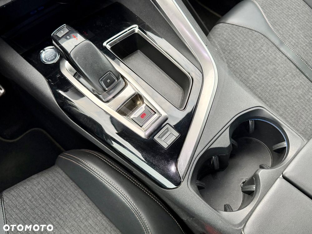 Peugeot 3008 1.2 PureTech GT S&S EAT8 - 23