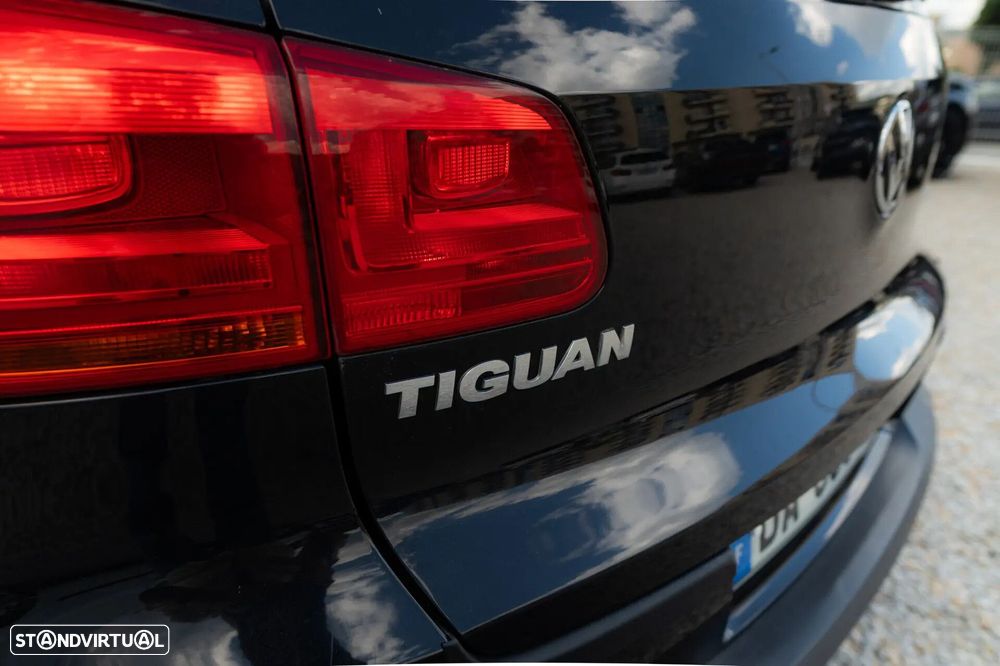 VW Tiguan 2.0 TDI DPF 4Motion BlueMotion DSG Exclusive - 18