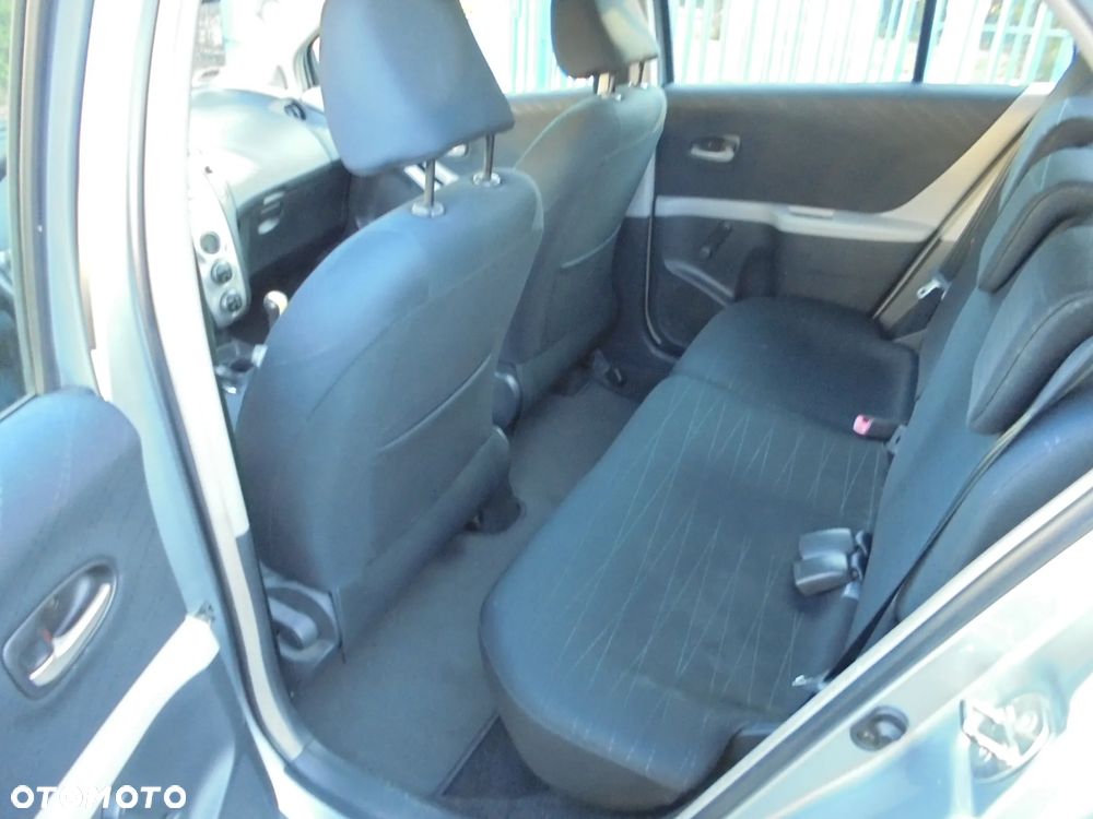 Toyota Yaris 1.3 VVT-i Travel - 8