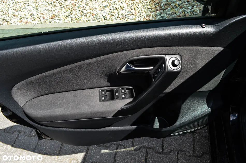 Volkswagen Polo 1.2 Comfortline - 32