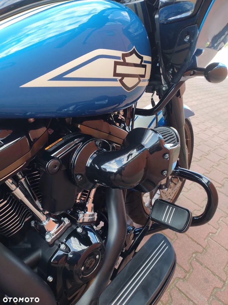 Harley-Davidson Touring Road Glide - 24