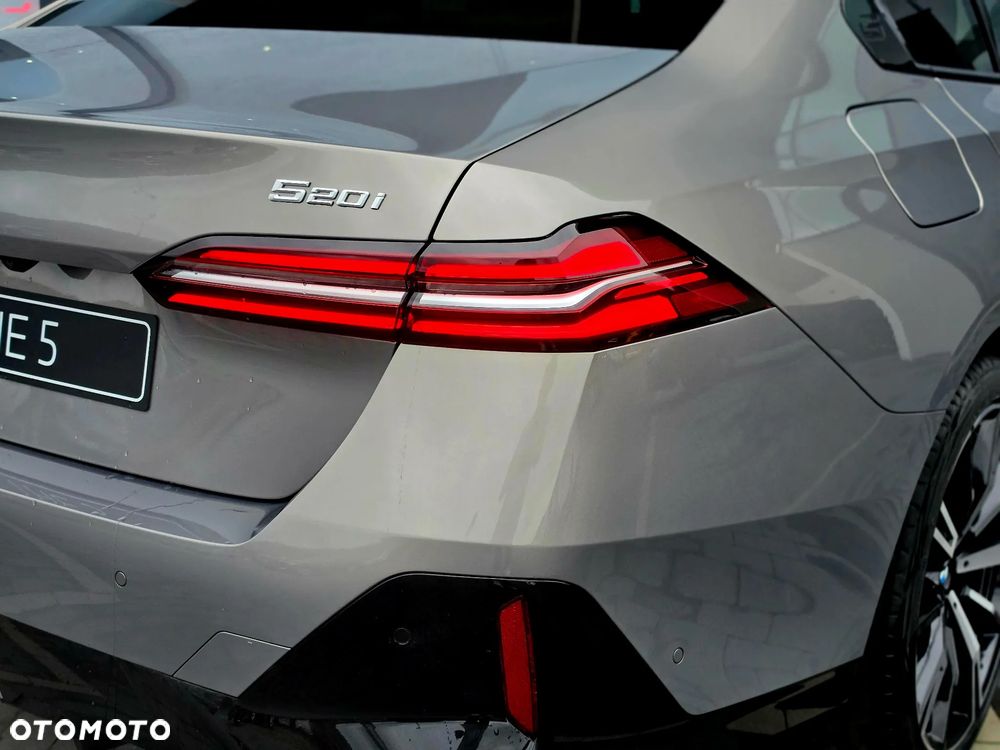 BMW Seria 5 520i mHEV M Sport - 8