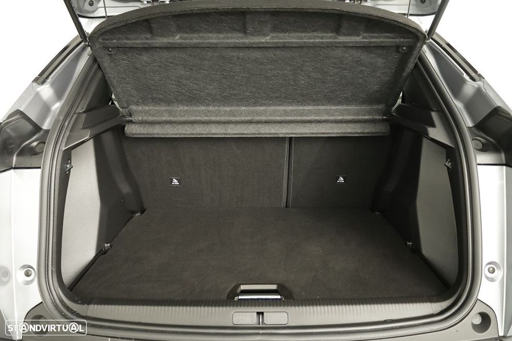 Peugeot 2008 1.2 PureTech Allure - 24