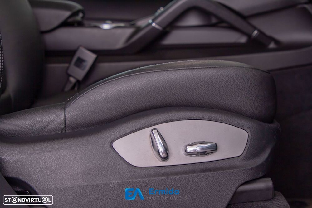 Porsche Cayenne - 36