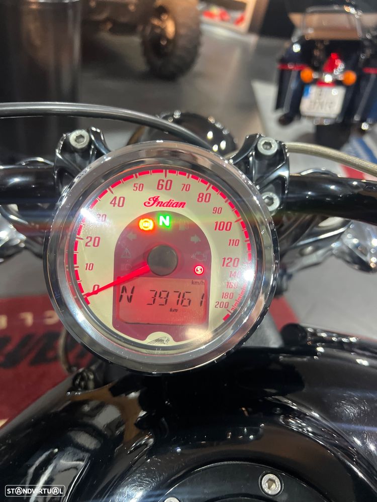 Indian Scout Sixty Classic - 8