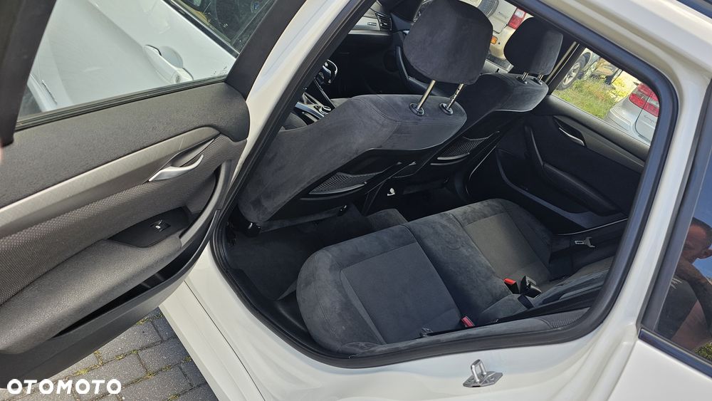 BMW X1 xDrive18d xLine - 12